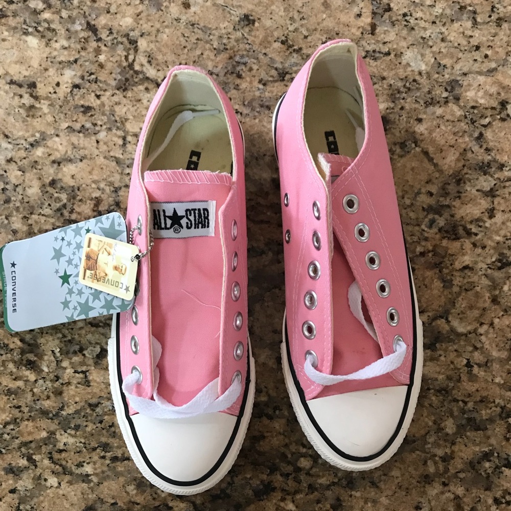 BRAND NEW pink converse